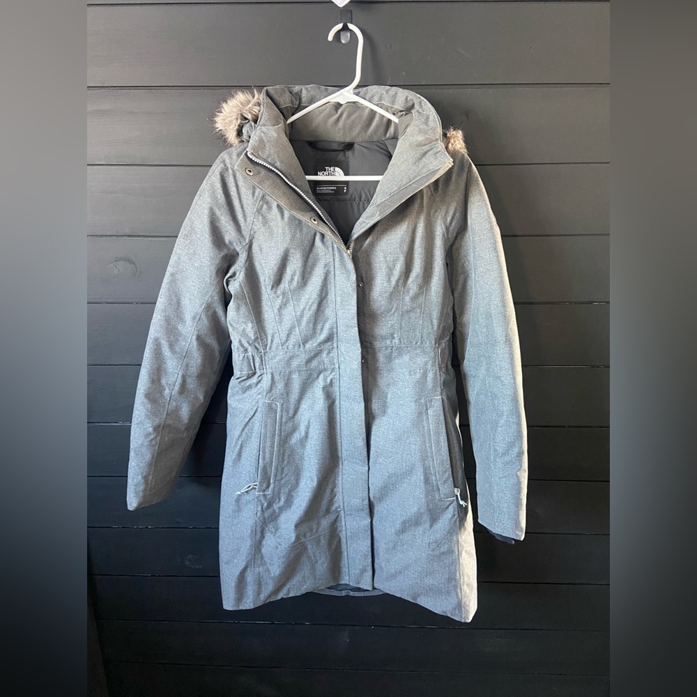 LIKE NEW Womens The North Face winter parka